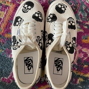 Anaheim Factory Authentic 44 DX Woven Sneaker. Size 8 women’s. Like new.